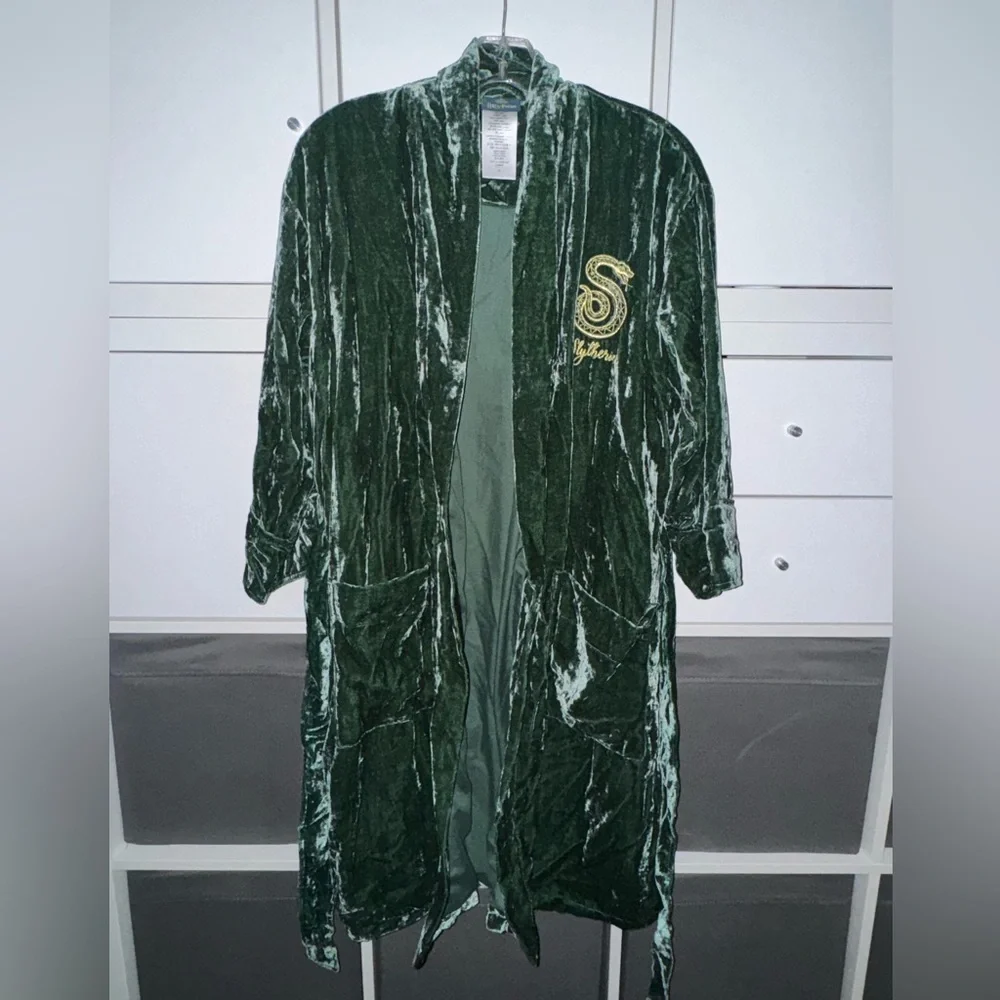 Holiday Pottery Barn Teen Harry Potter Hogwarts Slytherin Robe size S/M